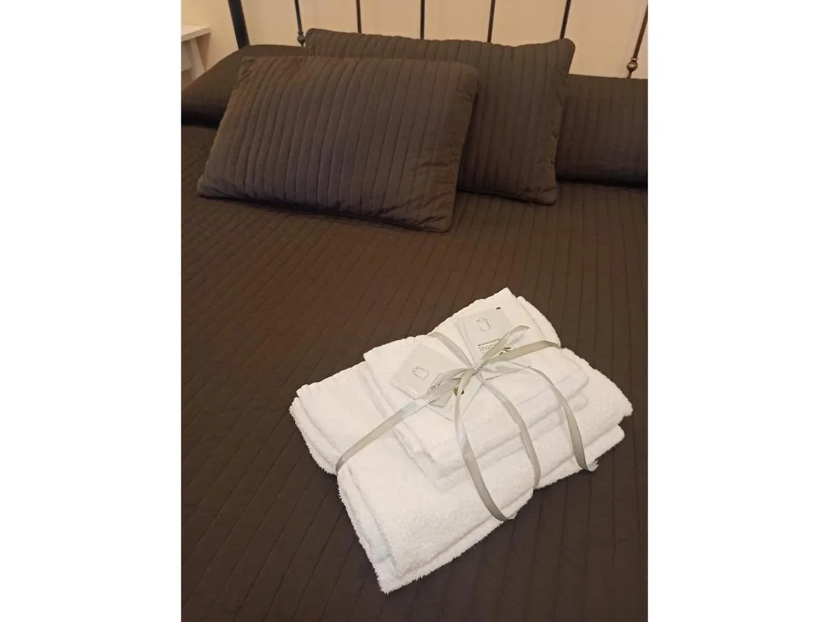 Homestay Airport Rooms - Bari Italy