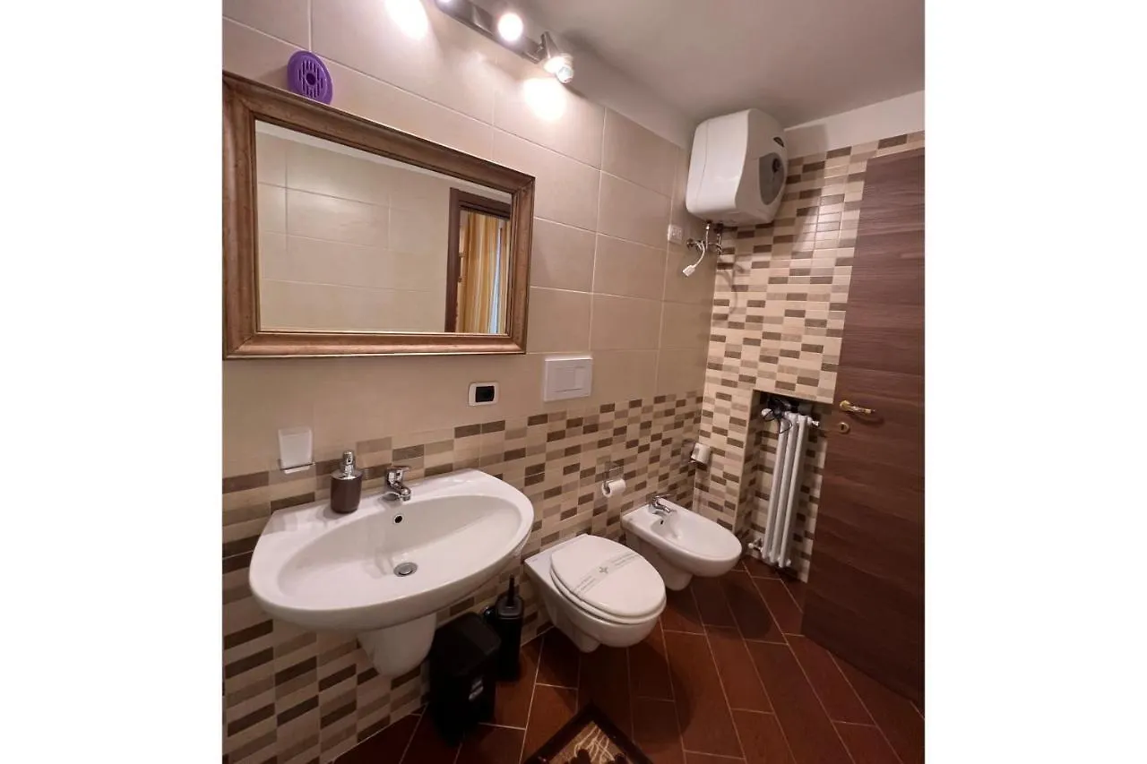 Airport Rooms - Bari Homestay