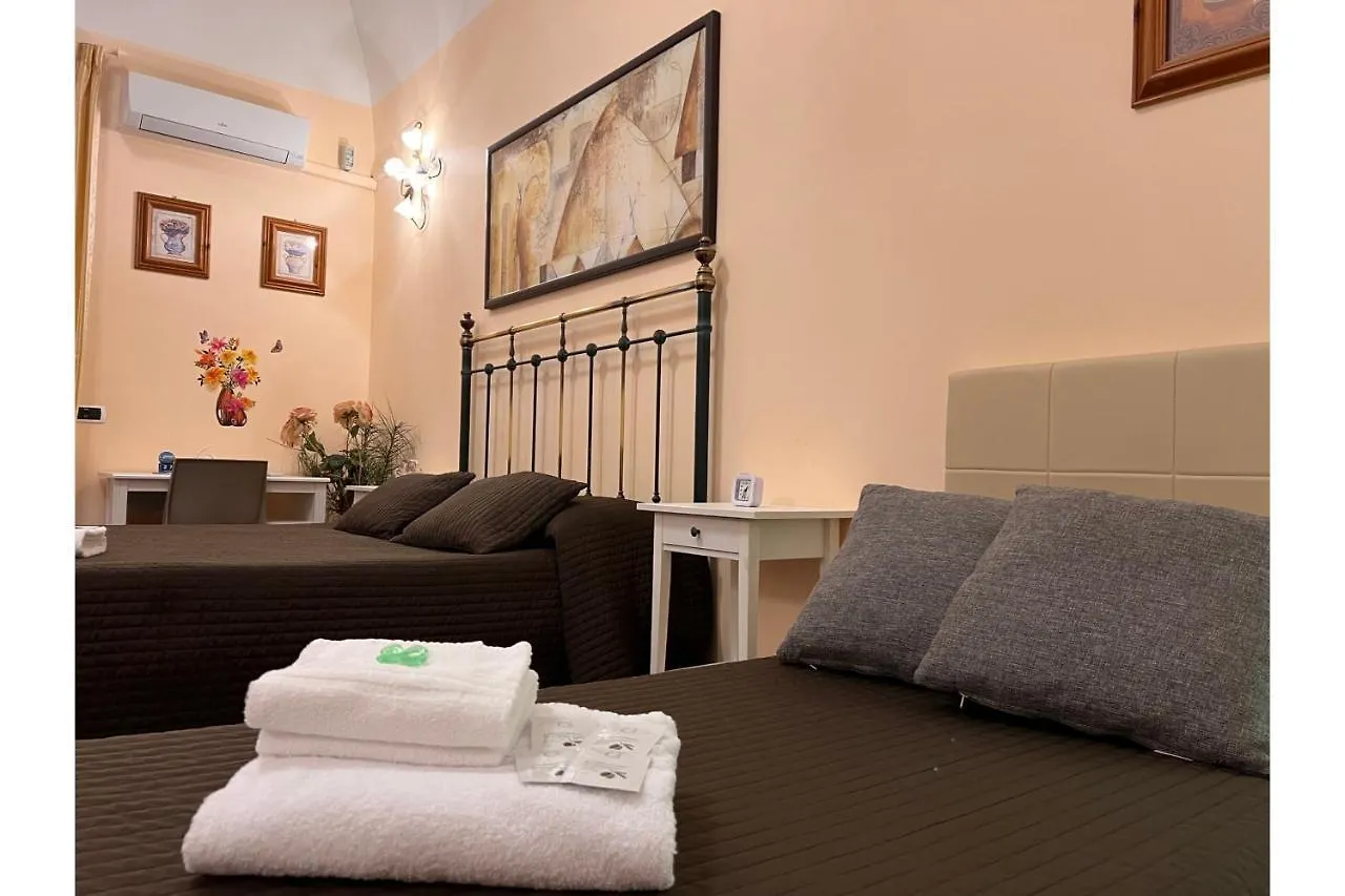 Homestay Airport Rooms - Bari Italy