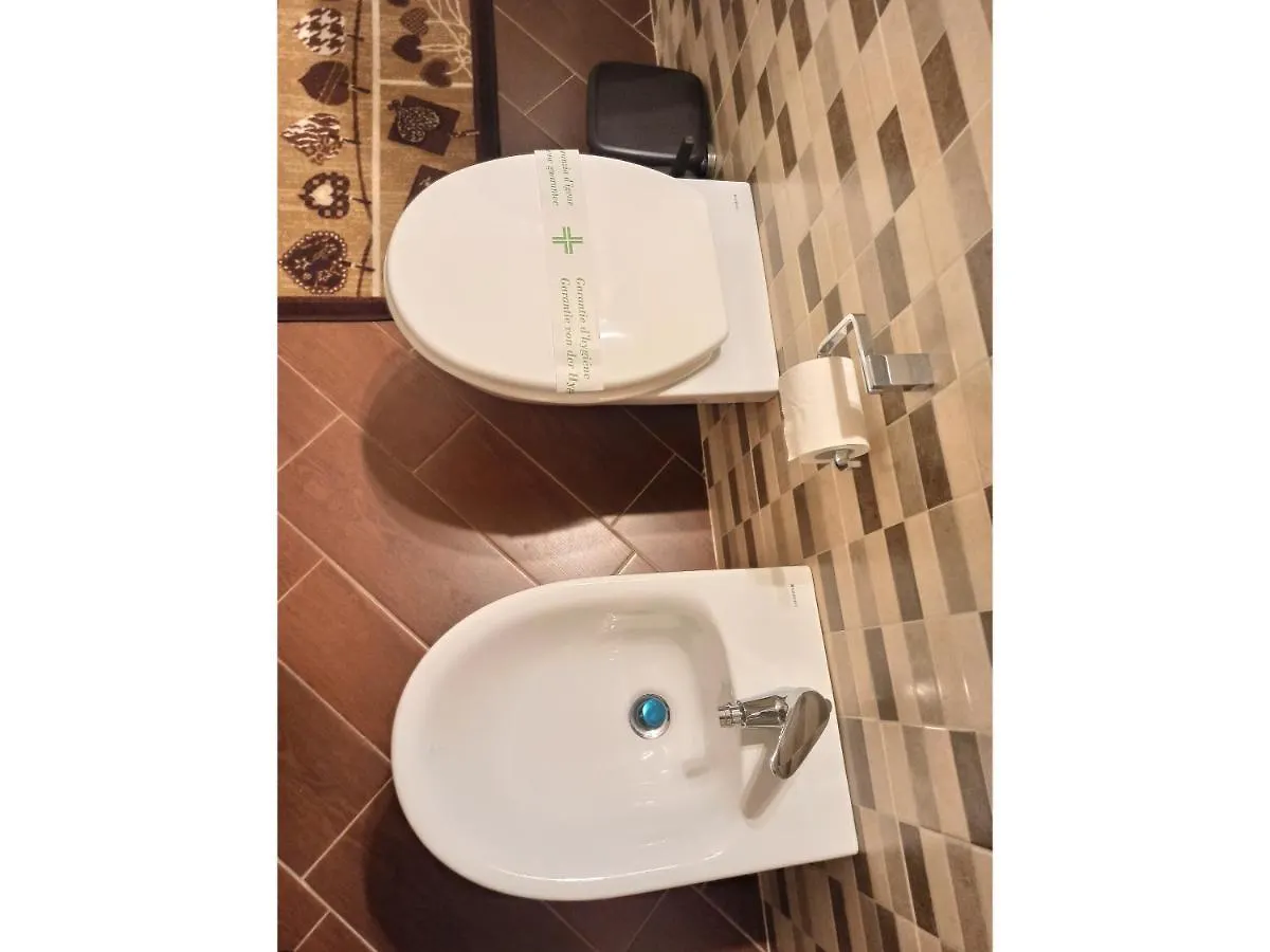 Homestay Airport Rooms - Bari Italy