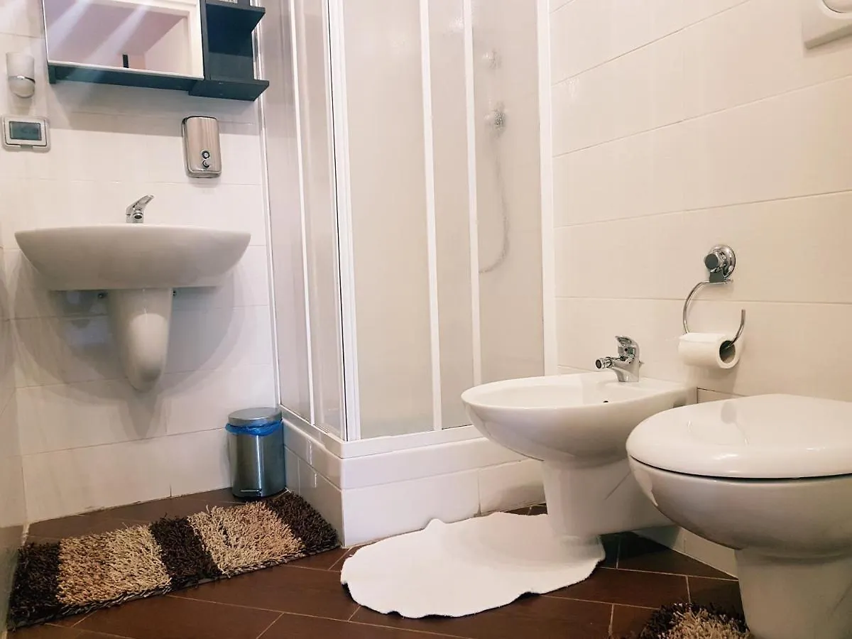 Homestay Airport Rooms - Bari